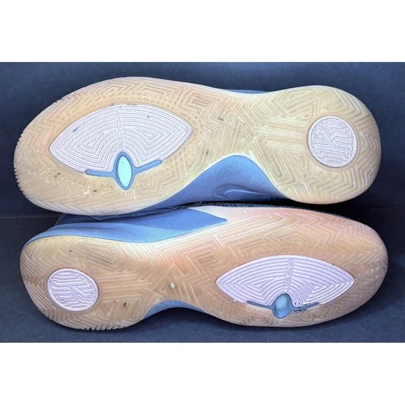 Nike Kyrie Flytrap 2 Shoes Mens Size 10 Gray Black Gum Basketball AO4436-006 - Picture 9 of 12